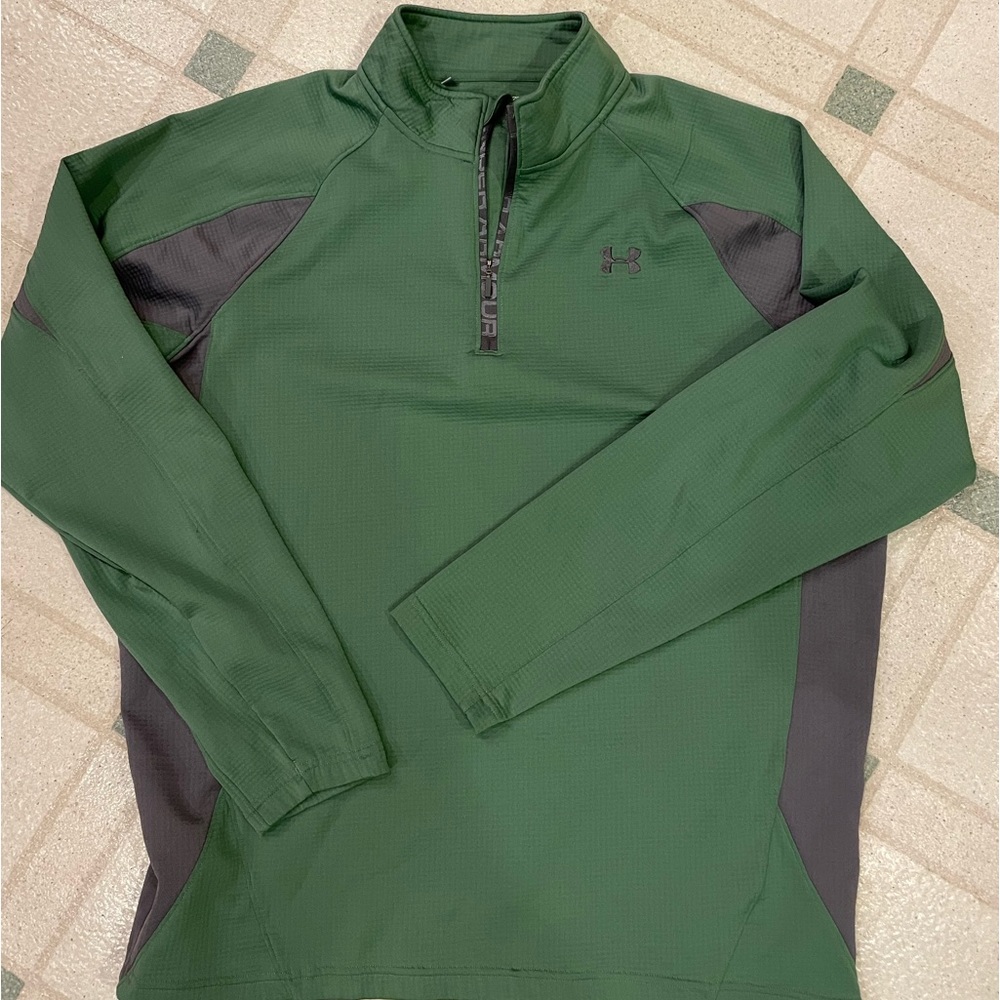LIKE NEW W/O tags UA HALF ZIP
